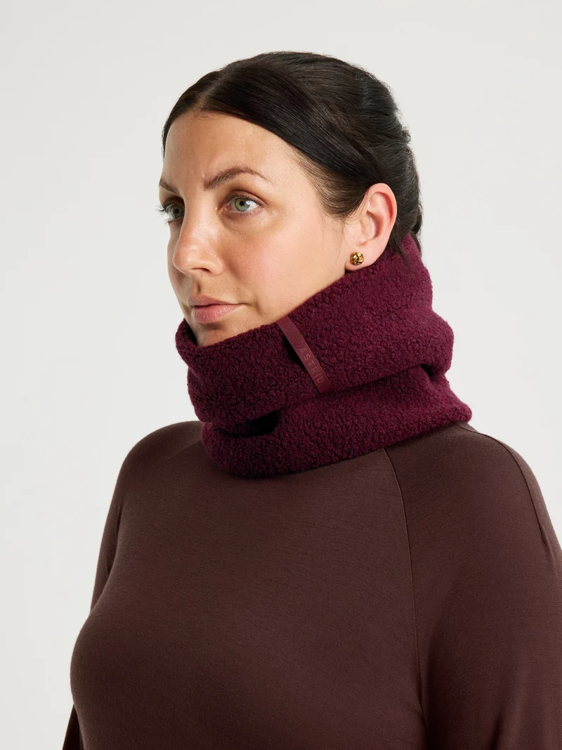 Camilla Wool Neckwarmer Burgundy