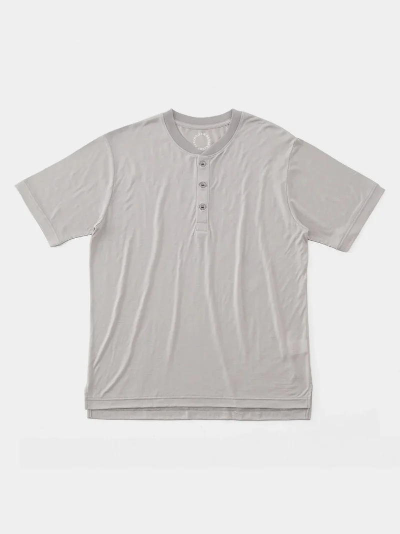 100% Light Merino Henley #Silver Cloud｜山と道