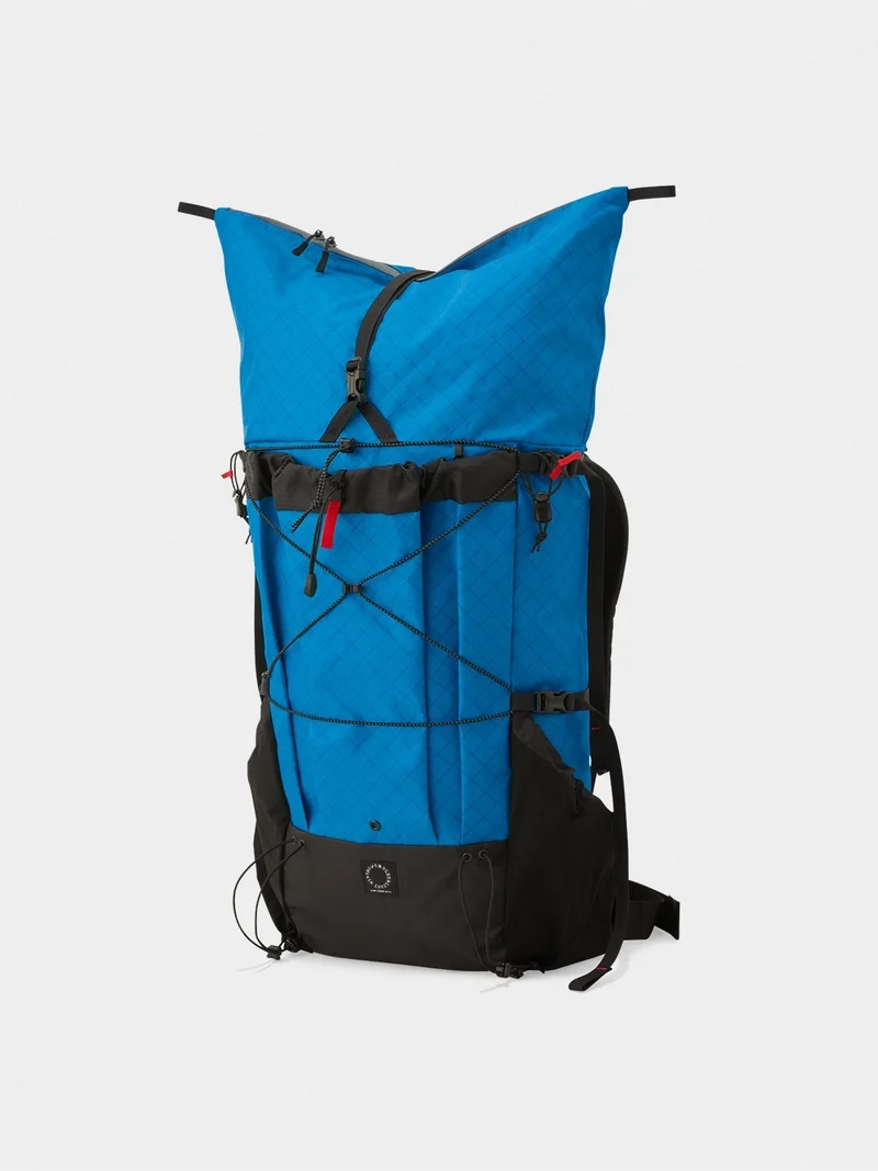 THREE Standard #Blue｜山と道
