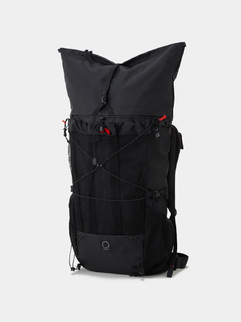 THREE Mesh #Black｜山と道