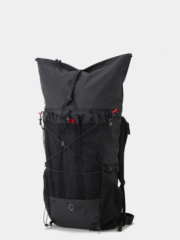 THREE Mesh #Black｜山と道