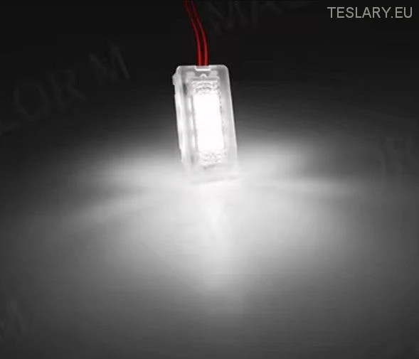 Tesla Model 3 / Y / S / X Ultrastarka innerbelysningar i fotutrymmet (2-pack)