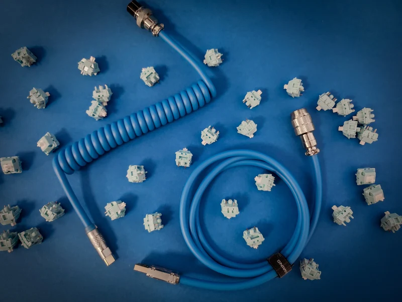 Azure Blue Coiled Aviator-kabel