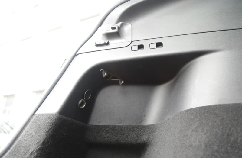 Trunk krok Tesla Model Y