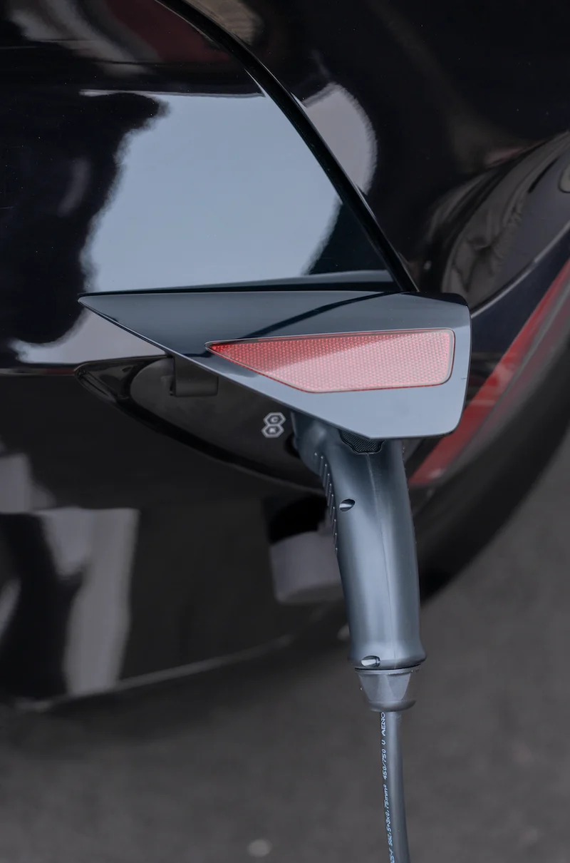 Metron Laddkabel med Tesla Knapp Typ 2 - 22 kW